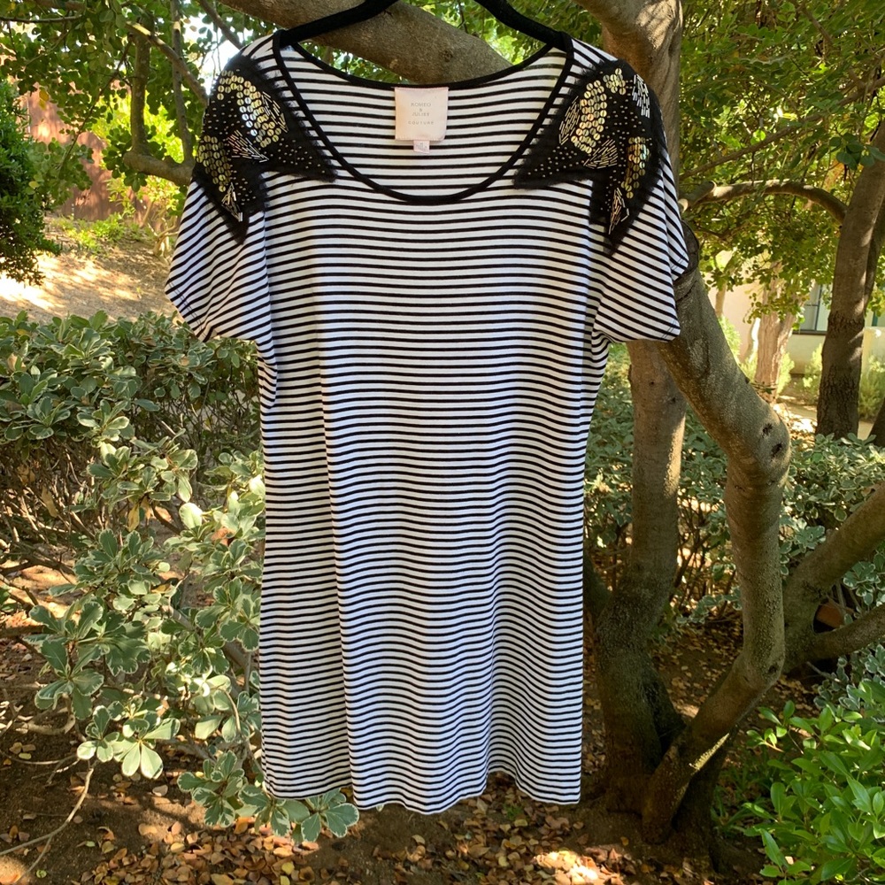 Romeo & Juliet Black & White Striped T-shirt Dres - Picture 1 of 4